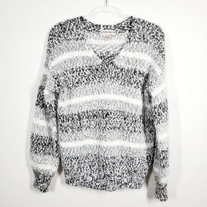 KNOX ROSE V-NECK STRIPED SWEATER